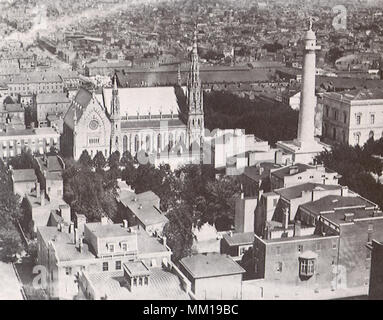 Washington Monument und Mt. Vernon Ort Kirche. Baltimore. 18. Stockfoto