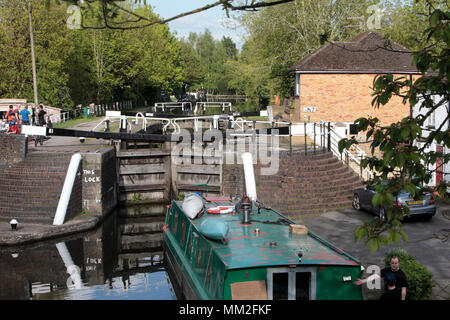 Bilder Batchworth Lock Kanal Zentrums des Grand Union Canal in der Nähe von Rickmansworth, Hertfordshire an einem sonnigen Tag, Habe das Feiertagswochenende im Mai 2018. Stockfoto