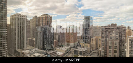 CHICAGO, IL, USA - April 6, 2018: Chicago Downtown Gold Coast panorama Stockfoto