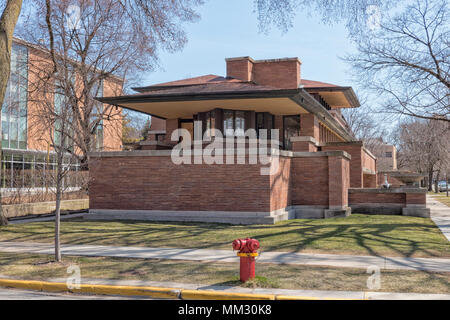 CHICAGO, IL - APRIL 08,2018 - Frederick C. Robie Haus, entworfen vom amerikanischen Architekten Frank Lloyd Wright und 1910 gebaut Stockfoto