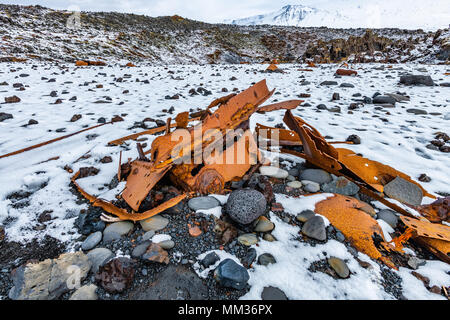 Rost bleibt einer Grimsby Fischtrawler auf djúpalónssandur Strand, Snaefellsnes, Island Stockfoto