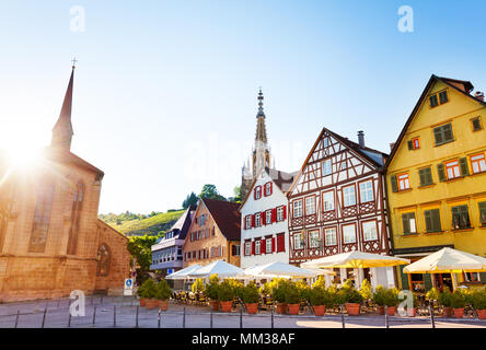 Marktplatz von Esslingen und Turm der Frauenkirche Frauenkirche in der Ferne, in Deutschland, in Europa Stockfoto