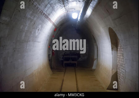 U-Bahn Tunnel Anschluss U-Teil der Pz. W. 717 (Panzerwerk 717) von der Werkgruppe Scharnhorst mit Unterführung Bahnhof Enge gaug Stockfoto