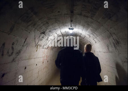 U-Bahn Tunnel Anschluss U-Teil der Pz. W. 717 (Panzerwerk 717) von der Werkgruppe Scharnhorst mit Unterführung Bahnhof Enge gaug Stockfoto