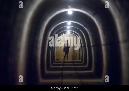 U-Bahn Tunnel Anschluss U-Teil der Pz. W. 717 (Panzerwerk 717) von der Werkgruppe Scharnhorst mit Unterführung Bahnhof Enge gaug Stockfoto