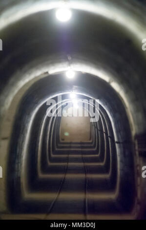 U-Bahn Tunnel Anschluss U-Teil der Pz. W. 717 (Panzerwerk 717) von der Werkgruppe Scharnhorst mit Unterführung Bahnhof Enge gaug Stockfoto