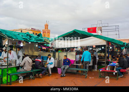 Garküche, Jamaa el Fna, Marrakech, Marokko, Nordafrika Stockfoto