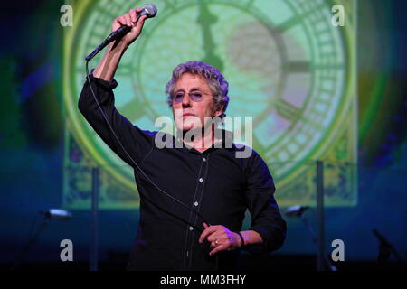 Roger Daltrey führt Die, die legendäre Rockoper Tommy auf der Bühne in der Indigo bei der O2-Arena am 21. Juli 2011 in London, Vereinigtes Königreich. - - - Bild von: © Paul Cunningham Stockfoto