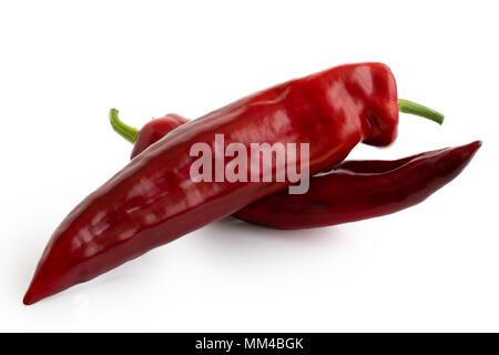 Zwei Ramiro Gemüsepaprika isoliert auf weißem hingewiesen. Stockfoto