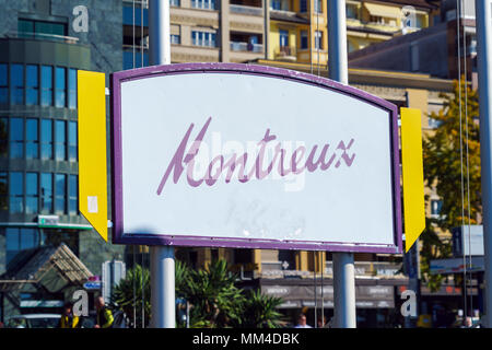 Montreux, Schweiz - Oktober 18, 2017: Schild mit dem Namen der Stadt, am Ufer des Genfer See Stockfoto