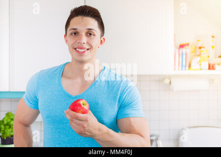 Apfel Obst gesunde junge Mann copyspace Kopie Raum essen Essen Stockfoto