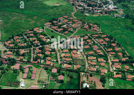 UGANDA, Kampala, Luftaufnahme von gated community Stockfoto