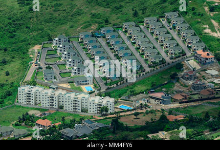 UGANDA, Kampala, Luftaufnahme von gated community Stockfoto