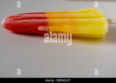 Rocket geformte Eis am Stiel Stockfoto