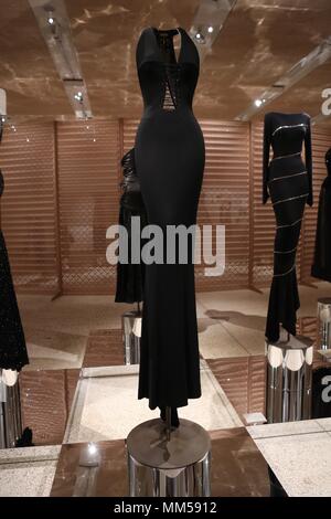 Azzedine Alaia Der Couturier, das Design Museum, London, England Stockfoto