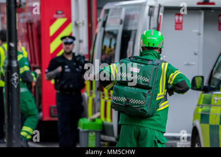 18. April 2018 - Greater Manchester Polizei evakuiert der Princess Street und in den umliegenden Straßen nach Mengen instabile Chemikalien wurden in einem Labor gefunden. Stockfoto