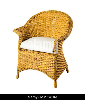 Korbstuhl auf weißem Hintergrund. Freistellungspfaden. Stockfoto