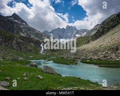Malerischer Blick auf den See von Gaube und Vignemale Berg, Pyrenäen, Frankreich Stockfoto