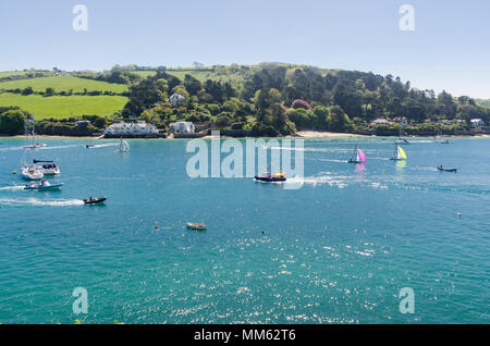 Segelboote in der salcombe Mündung in die South Hams, Devon, Großbritannien Stockfoto