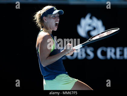 Deutsche Tennisspieler Angelique Kerber Bilden einer Faust und Jubel während der Frauen singles Match in Australian Open Tennis Turnier 2018, Melbourne Par Stockfoto