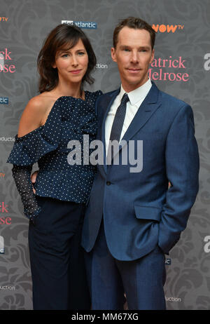 Benedict Cumberbatch mit seiner Frau Sophie Hunter, ankommen für die Produkteinführung Abendessen im Searcys in London für das neue Sky Serie, Patrick Melrose, in dem er die Sterne. Stockfoto