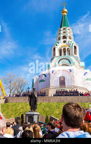 Samara, Russland - 6. Mai 2018: die Zeremonie der Eröffnung eines Denkmal der Heiligen Sophia Prinz Wladimir in der Nähe der Kathedrale der Weisheit Gottes Stockfoto