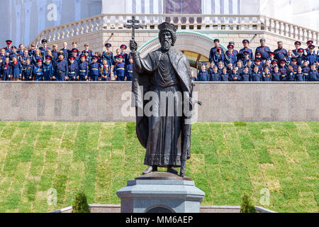 Samara, Russland - 6. Mai 2018: Denkmal der Heiligen Sophia Prinz Wladimir in der Nähe der Kathedrale der Weisheit Gottes Stockfoto