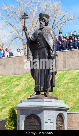 Samara, Russland - 6. Mai 2018: Denkmal der Heiligen Sophia Prinz Wladimir in der Nähe der Kathedrale der Weisheit Gottes Stockfoto