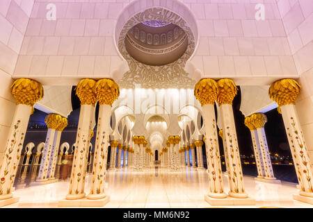 Sheikh Zayed Grand Moschee Abu Dhabi spalten Vereinigte Arabische Emirate VAE Stockfoto