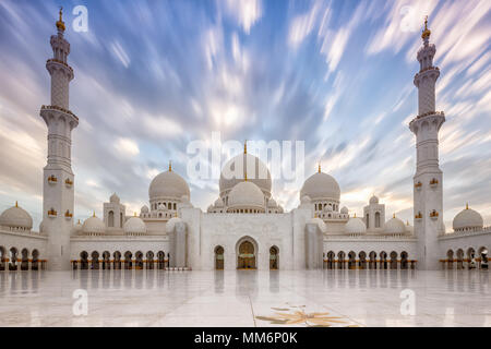 Sheikh Zayed Grand Moschee Abu Dhabi abend Minarette Vereinigte Arabische Emirate VAE Stockfoto