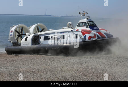 Griffon Hovercraft auf dem Solent im Lee-on-Solent Stockfoto