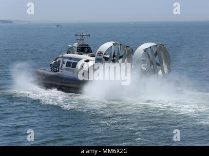 Griffon Hovercraft auf dem Solent im Lee-on-Solent Stockfoto