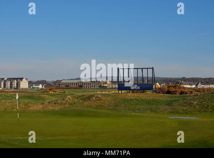 Eine der vielen offenen Golf-meisterschaft Anzeigetafeln errichtet auf dem Championship Course bei Carnoustie Golf Links in 2018. Schottland. Stockfoto