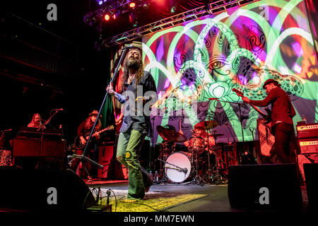 Las Vegas, NV, USA. 8. Mai, 2018. *** Haus AB *** Chris Robinson und Luftlinie im Brooklyn Schüssel in Las Vegas, NV am 8. Mai 2018. Credit: BIP Fotos/Media Punch/Alamy leben Nachrichten Stockfoto