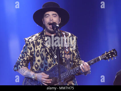 09 Mai 2018, Portugal, Lissabon: Die Niederlande Waylon auf der Bühne während des zweiten Generalprobe des zweiten Halbfinale beim Eurovision Song Contest. Das Finale findet am 12. Mai 2018. Foto: Jörg Carstensen/dpa Stockfoto