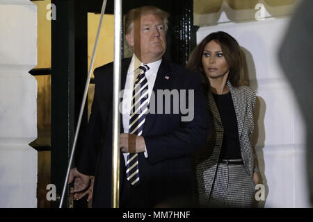 Us First Lady Melania Trump Wellen Als Sie Geht Mit Rebecca Akufo
