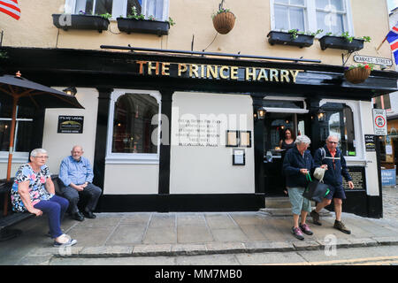 Windsor Berkshire GROSSBRITANNIEN. 10. Mai 2018. Ein Windsor Pub wurde der Prinz Harry am 9. Mai für die königliche Hochzeit, die einst hieß 'The Three Tuns" Credit: Amer ghazzal/Alamy Leben Nachrichten umbenannt Stockfoto