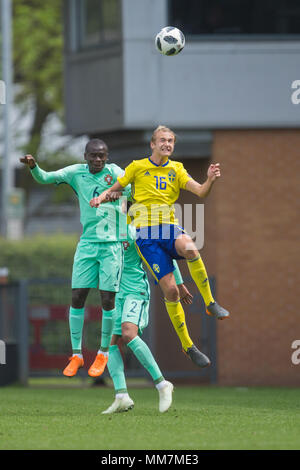 Burton upon Trent, Großbritannien. 10 Mau 2018. X während der 2018 UEFA U-17 Meisterschaft Gruppe B Spiel zwischen Schweden und Portugal bei Pirelli Stadion am 10. Mai 2018 in Burton upon Trent, England. Credit: PHC Images/Alamy leben Nachrichten Stockfoto