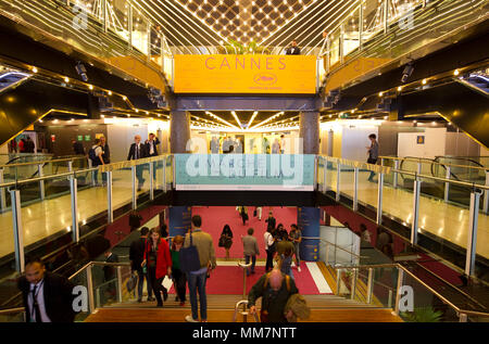 Cannes, Frankreich. 10. Mai, 2018. Cannes, Frankreich - 10. Mai 2018: Cannes Film Festival, Marche du Film, Cannes Market im Palais de Festivals | Verwendung der weltweiten Kredit: dpa/Alamy leben Nachrichten Stockfoto
