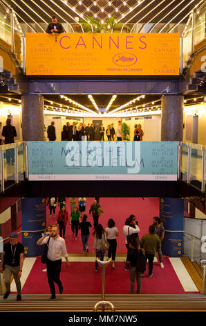 Cannes, Frankreich. 10. Mai, 2018. Cannes, Frankreich - 10. Mai 2018: Cannes Film Festival, Marche du Film, Cannes Market im Palais de Festivals | Verwendung der weltweiten Kredit: dpa/Alamy leben Nachrichten Stockfoto