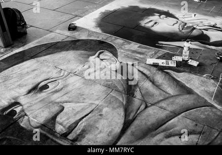 Straße Gemälde von Pablo Picasso Piccadilly Circus London UK Stockfoto