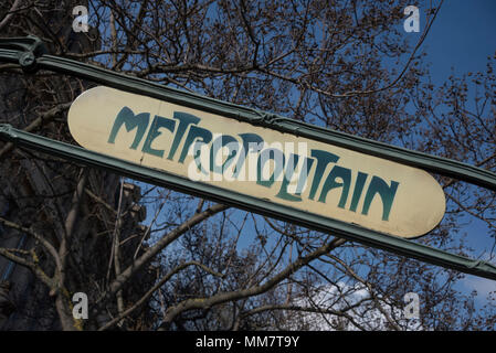 Schild am Eingang der Cité Metro Station, Ile de la Cité, Paris, Frankreich Stockfoto
