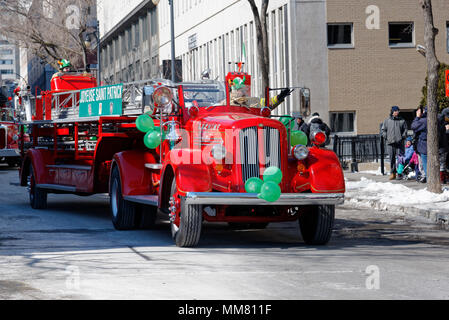 Ein vintage Bickle-Seagram Lachine Fire Engine in der Montreal St. Patrick's Day Parade Stockfoto