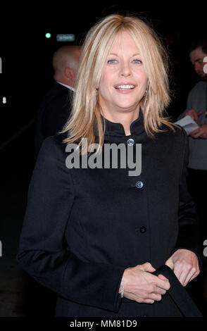 Meg Ryan Ankunft bei der Premiere von Kate&Leopold an der Mann Bruin Theater in Westwood, Los Angeles. Dezember 11, 2001. 10. RyanMeg jpgRyanMeg 10 Red Carpet Event, Vertikal, USA, Filmindustrie, Prominente, Fotografie, Bestof, Kunst, Kultur und Unterhaltung, Topix Prominente Fashion/Vertikal, Besten, Event in Hollywood Leben - Kalifornien, Roter Teppich und backstage, USA, Film, Stars, Film Stars, TV Stars, Musik, Promis, Fotografie, Bestof, Kunst, Kultur und Unterhaltung, Topix, headshot, vertikal, eine Person aus dem Jahr 2001, Anfrage tsuni @ Gamma-U Stockfoto