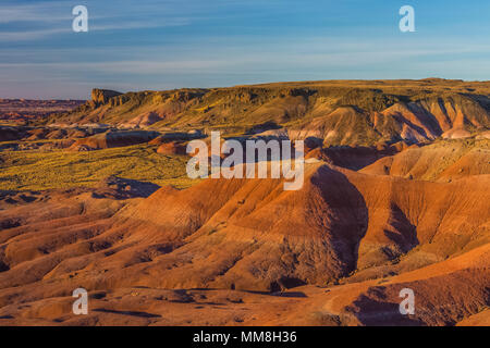 Bunt gemalte Wüste Landschaften gesehen von entlang der Park Road in der Sektion in Petrified Forest National Park nördlich von Interstate 40, Arizona Stockfoto