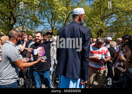 Ein Muslimischer Mann bei Speakers Corner, Hyde Park, London, England Stockfoto