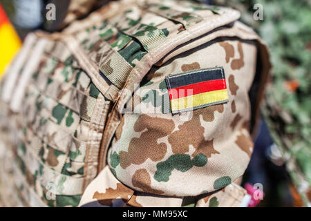 Deutsche Flagge auf ein deutscher Soldat Wüste einheitliche Stockfoto