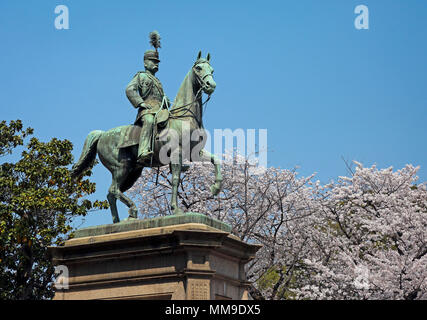 Bronzestatue des Prinzen Komatsu-no-miya Akihito, Ueno Park, Tokio, Japan Stockfoto