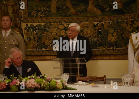 Athen, Griechenland. 09 Mai, 2018. Präsident der Republik Griechenland Prokopis Pavlopoulos, während seiner Rede in der offiziellen Abendessen zu Ehren von Charles, Prinz von Wales in der Griechischen Presidential Villa. Credit: Dimitrios Karvountzis/Pacific Press/Alamy leben Nachrichten Stockfoto
