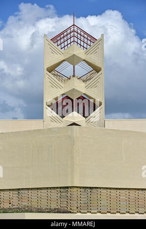 Florida Southern College, zeigen den Turm von Annie Pfeiffer Kapelle, von Frank Lloyd Wright, Lakeland, FL, USA Stockfoto